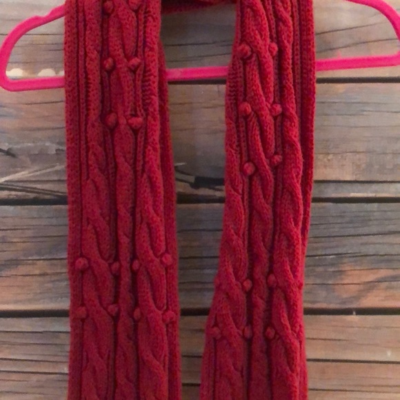 Gap Matching Red Beanie & Scarf - Picture 3 of 4